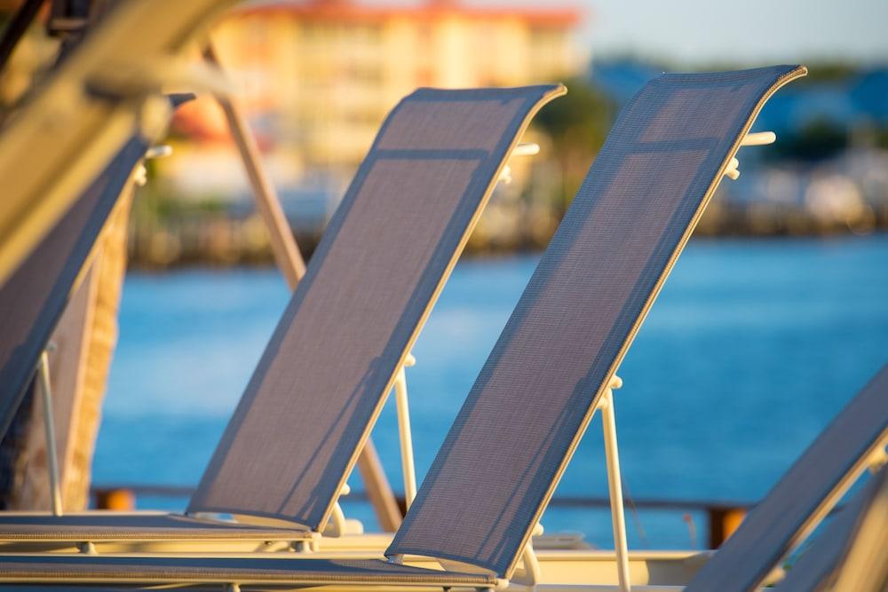 Hyatt House Naples 5Th Avenue Ξενοδοχείο Εξωτερικό φωτογραφία